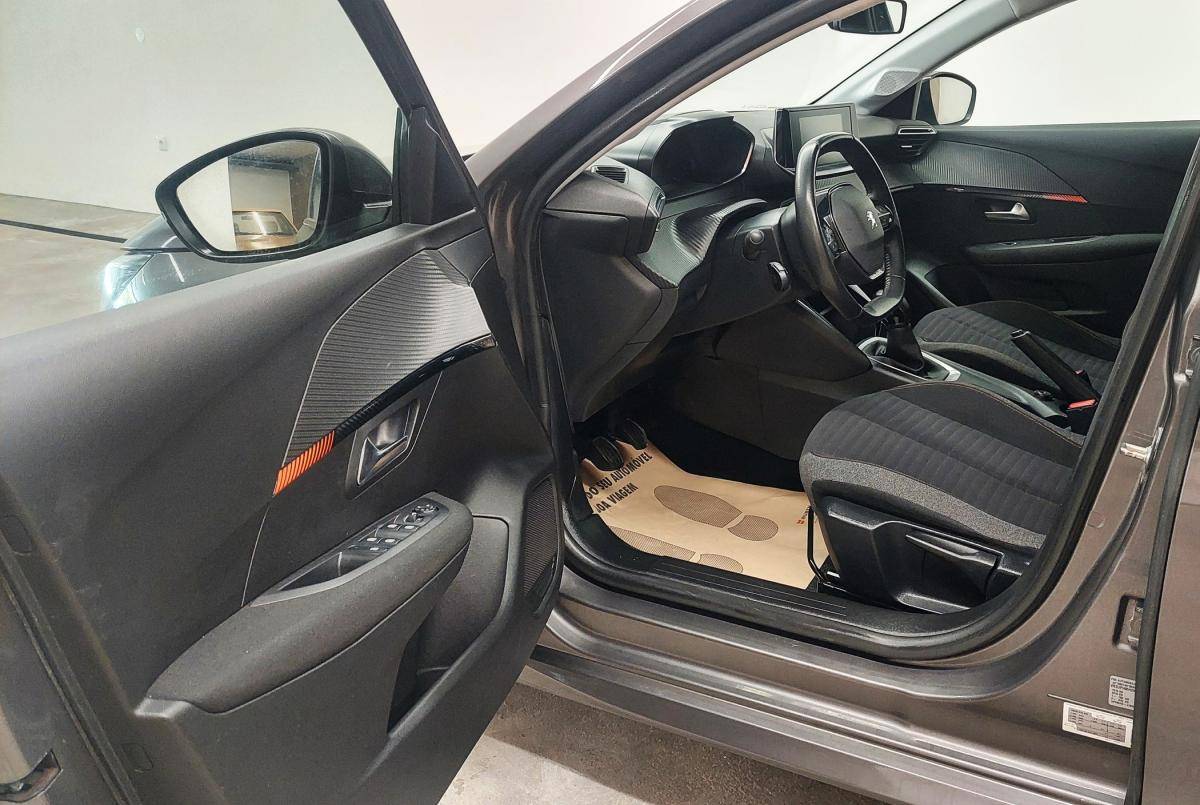 peugeot-208-2021-gasolina-1199cc