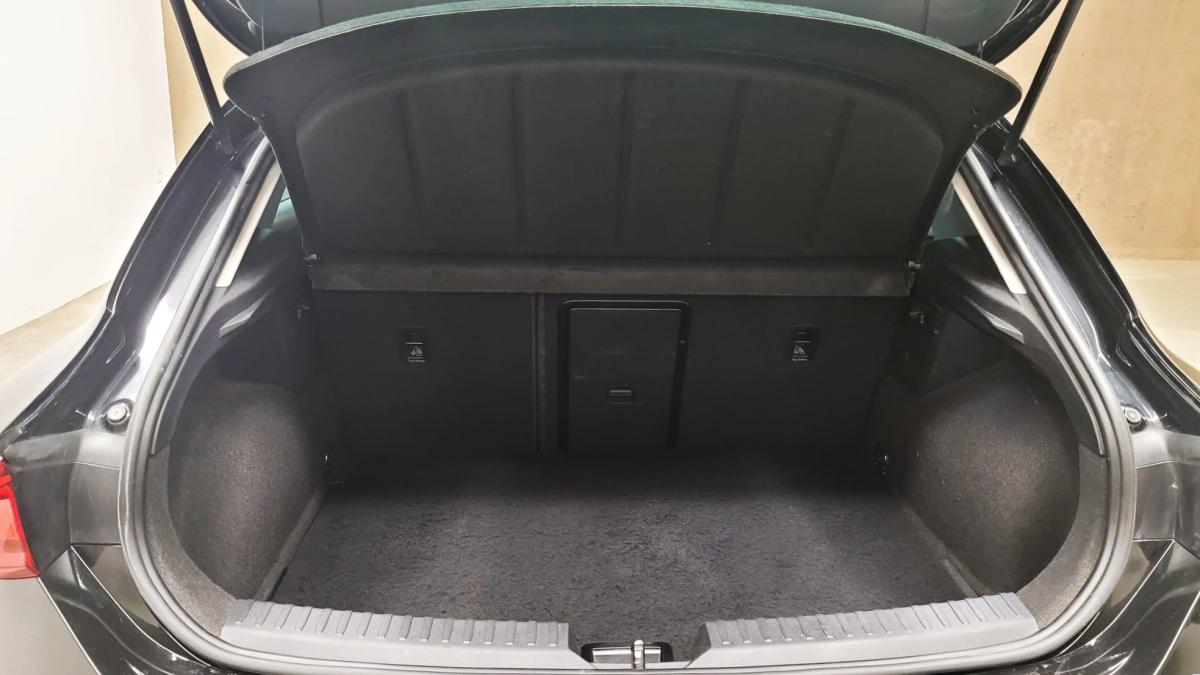 seat-leon-2022-diesel-1968cc