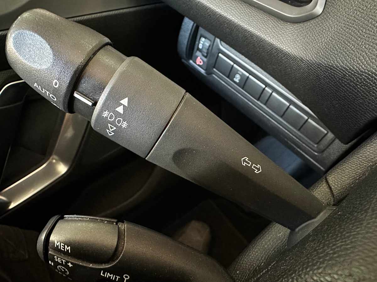 peugeot-308-1-5-bluehdi-2019-diesel-1499cc