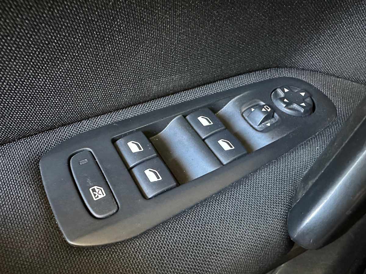 peugeot-308-1-5-bluehdi-2019-diesel-1499cc