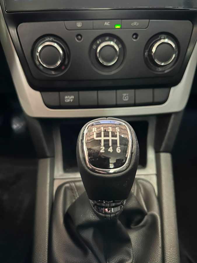skoda-yeti-1-2-tsi-2010-gasolina-1197cc