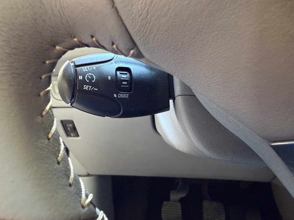 peugeot-208-1-4-vti-2012-gasolina-1397cc