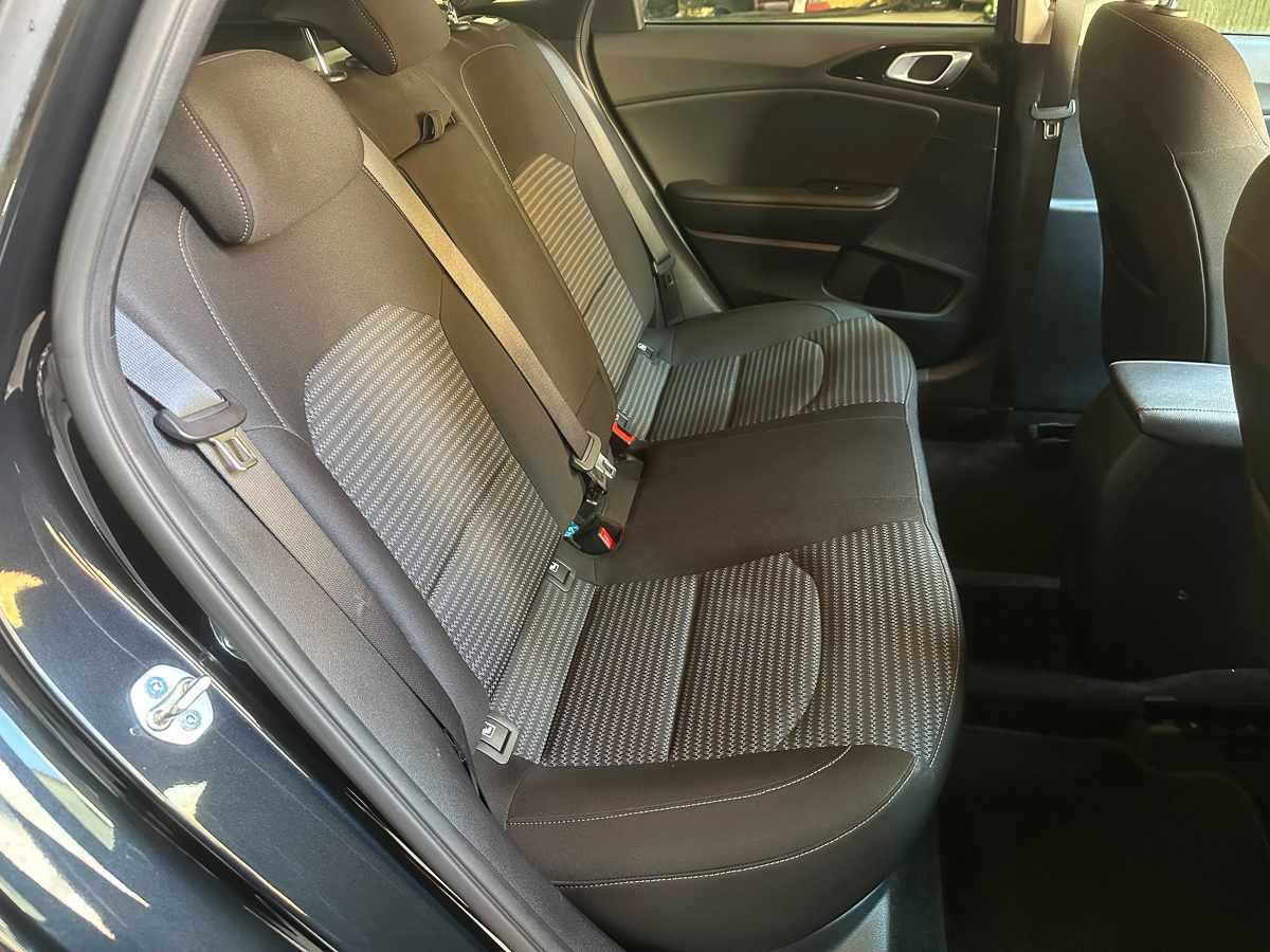 kia-ceed-1-6-crdi-2023-diesel-1598cc