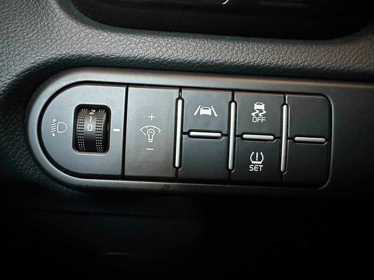 kia-ceed-1-6-crdi-2023-diesel-1598cc