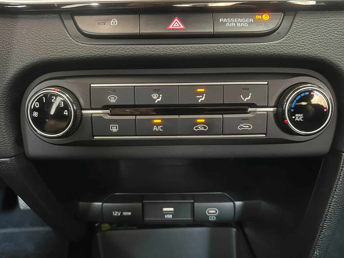 kia-ceed-1-6-crdi-2023-diesel-1598cc