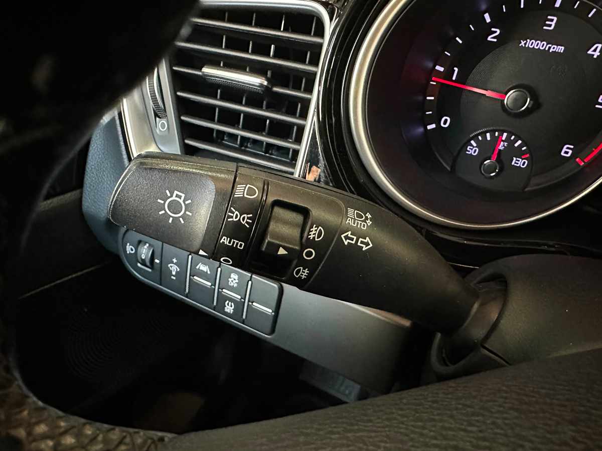 kia-ceed-1-6-crdi-2023-diesel-1598cc