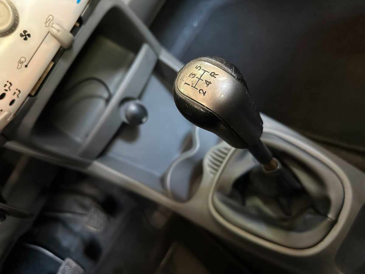 peugeot-107-1-0-2010-gasolina-998cc