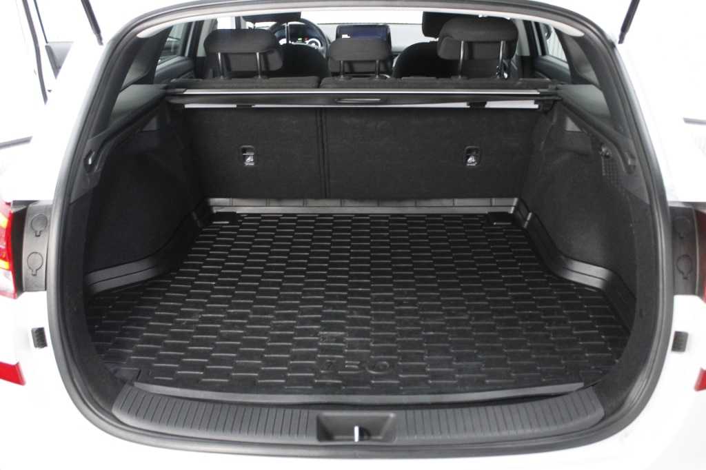 hyundai-i30-sw-2024-gasolina-998cc