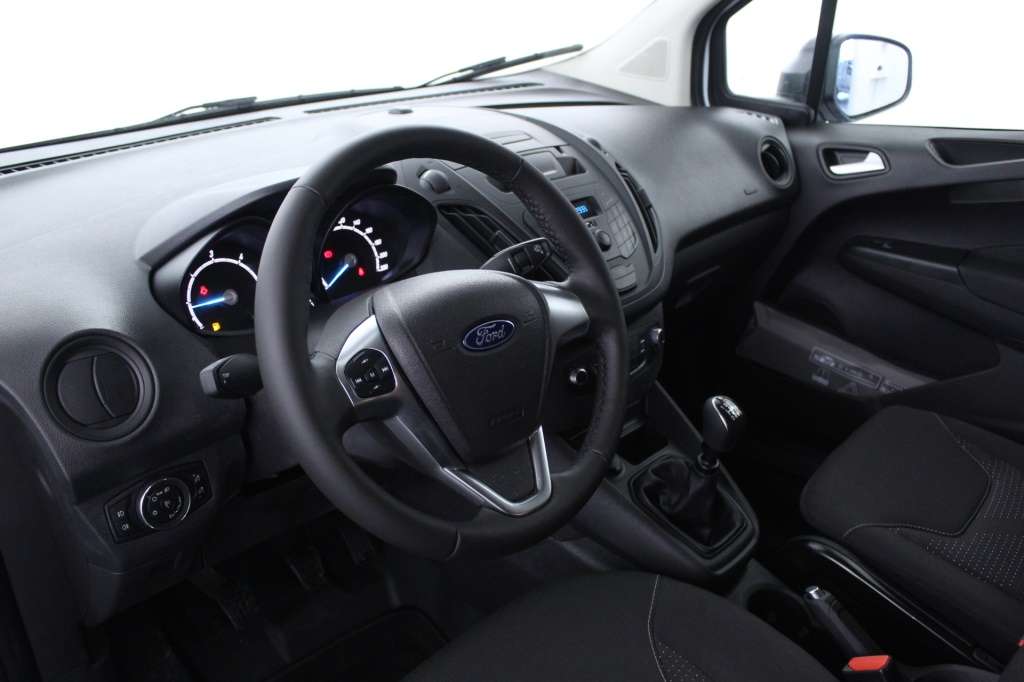 ford-transit-2023-diesel-1499cc