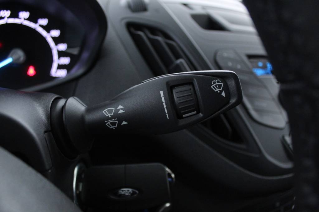 ford-transit-2023-diesel-1499cc
