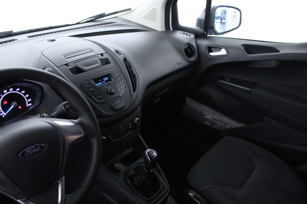 ford-transit-2023-diesel-1499cc