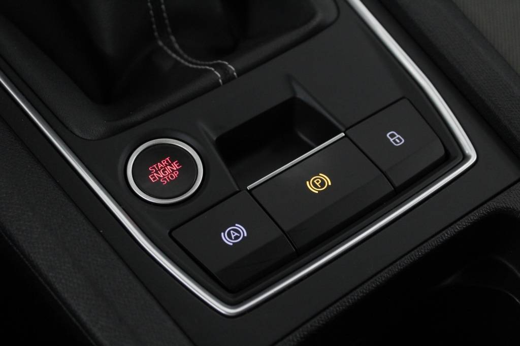 seat-leon-st-2024-gasolina-999cc