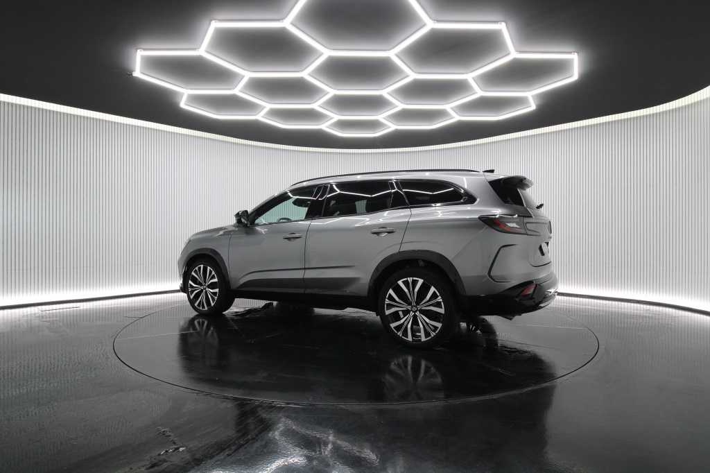 renault-espace-2023-hibrido-1199cc