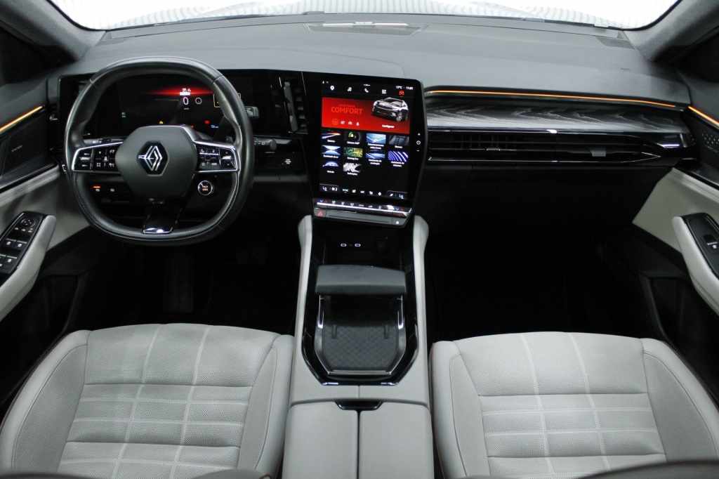 renault-espace-2023-hibrido-1199cc