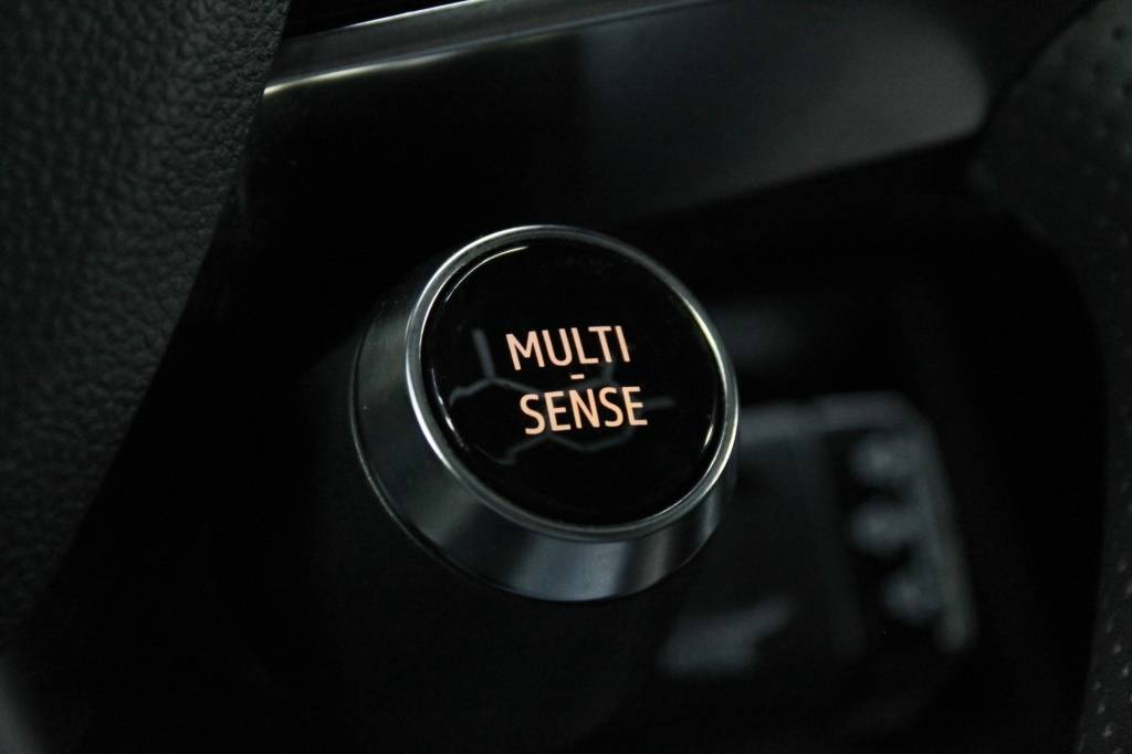 renault-espace-2023-hibrido-1199cc