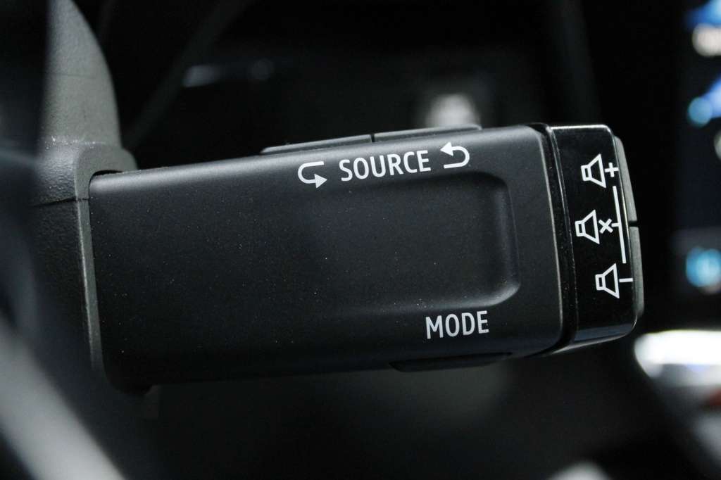renault-espace-2023-hibrido-1199cc