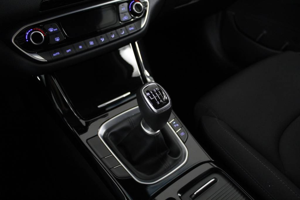hyundai-i30-2024-gasolina-998cc