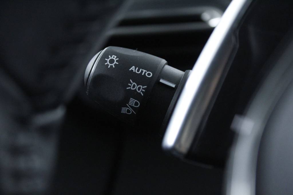 peugeot-208-2025-hibrido-1199cc