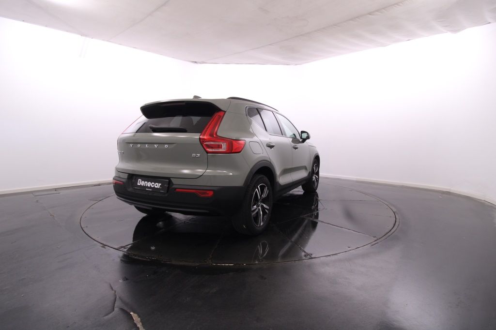 volvo-xc40-2025-hibrido-1969cc