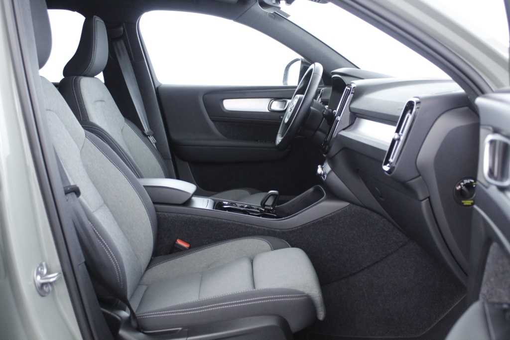 volvo-xc40-2025-hibrido-1969cc