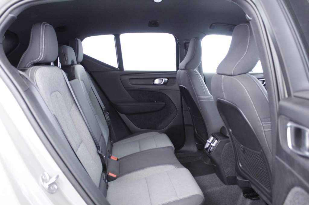 volvo-xc40-2025-hibrido-1969cc