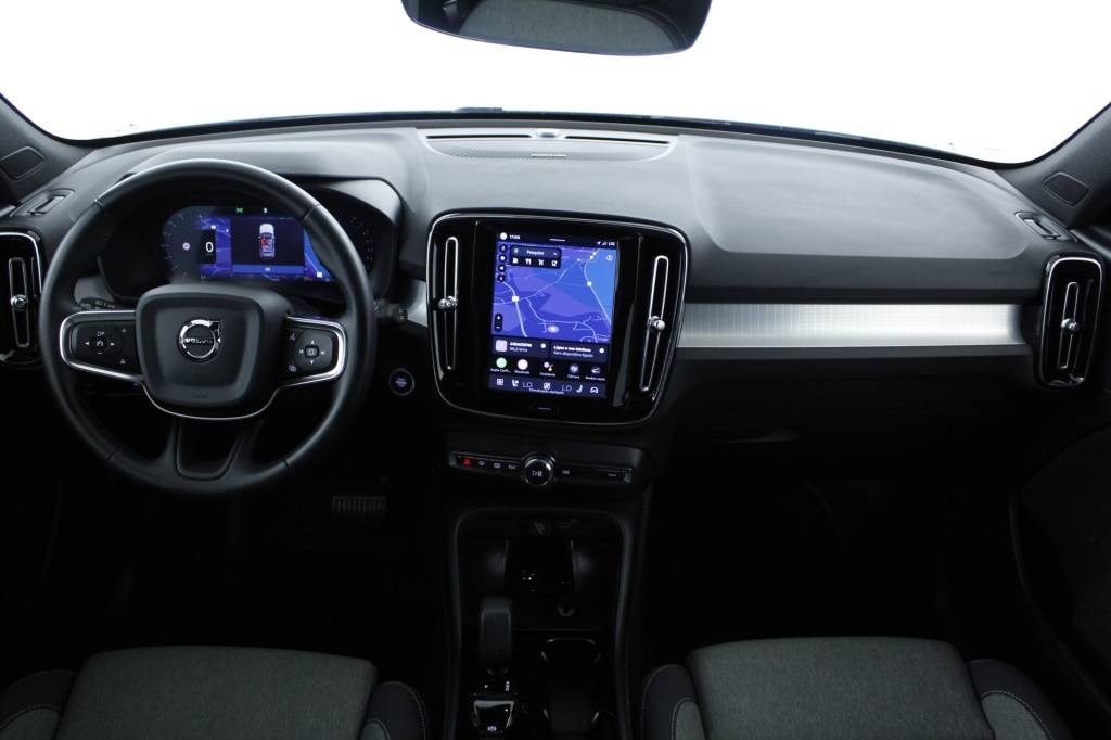 volvo-xc40-2025-hibrido-1969cc