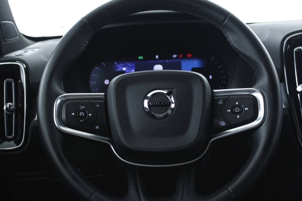 volvo-xc40-2025-hibrido-1969cc