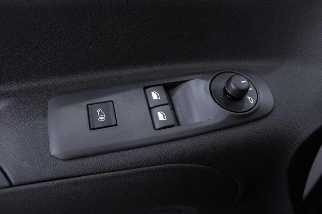 peugeot-partner-2024-diesel-1499cc