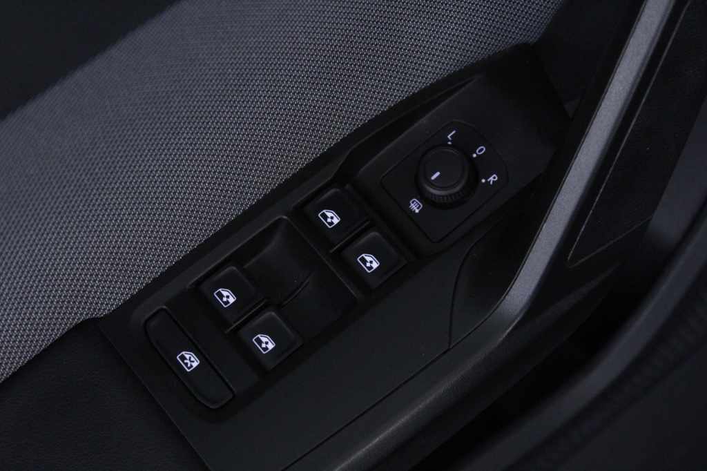 seat-leon-st-2024-gasolina-999cc