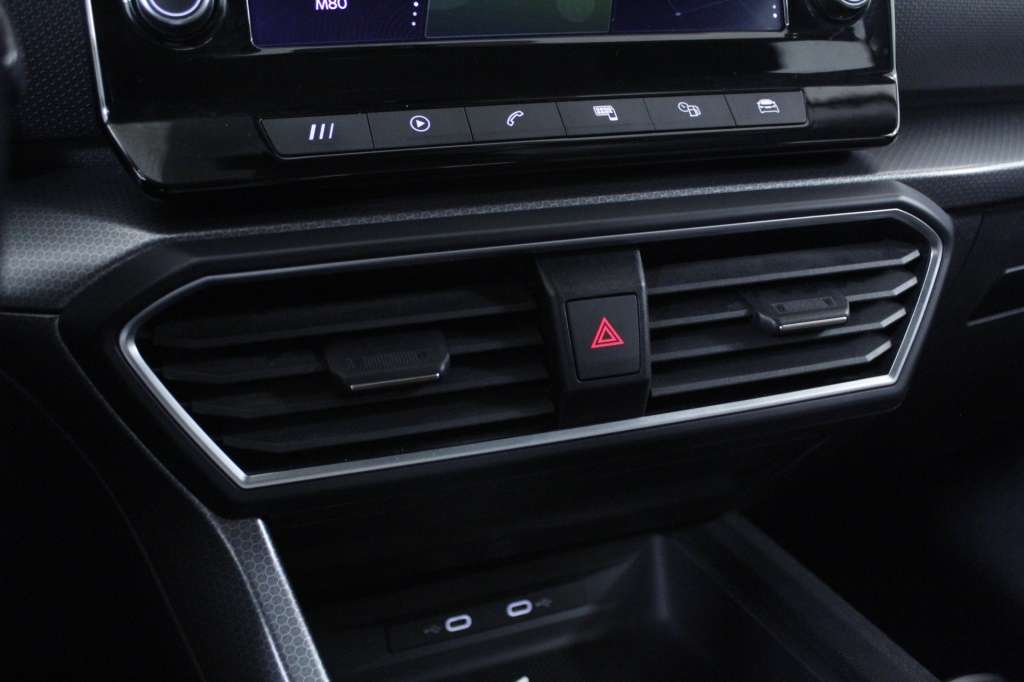 seat-leon-st-2024-gasolina-999cc