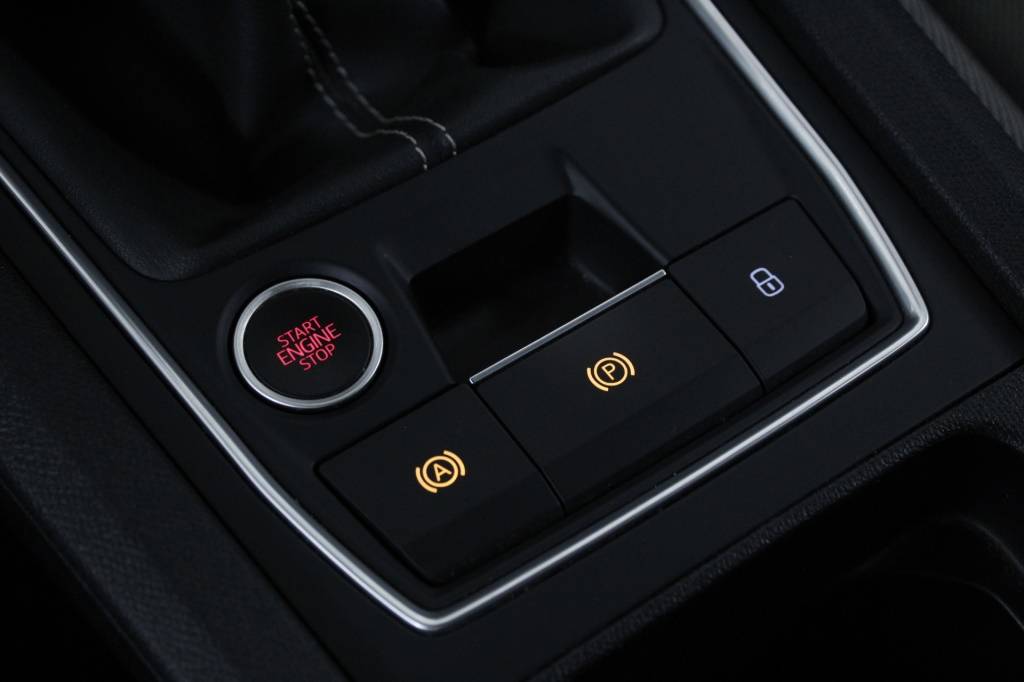 seat-leon-st-2024-gasolina-999cc