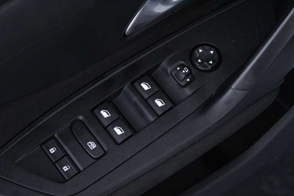 peugeot-308-sw-2025-hibrido-1199cc