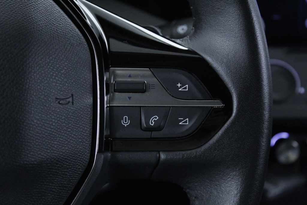 peugeot-308-sw-2025-hibrido-1199cc