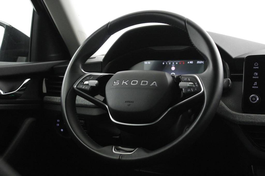 skoda-kamiq-2025-gasolina-999cc