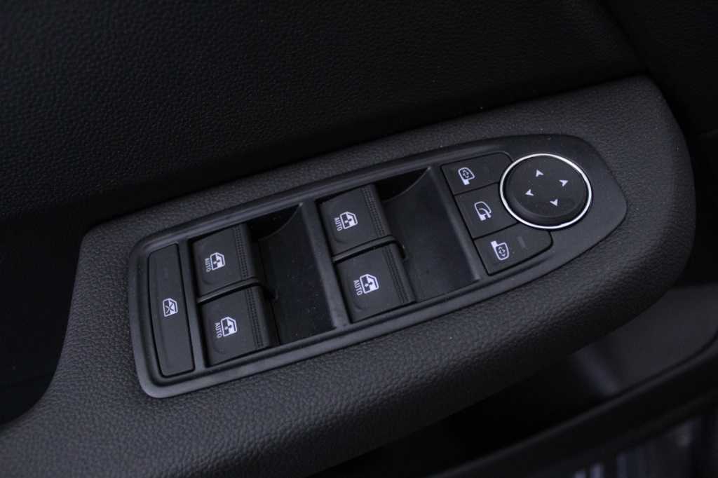 mitsubishi-colt-2024-gasolina-999cc