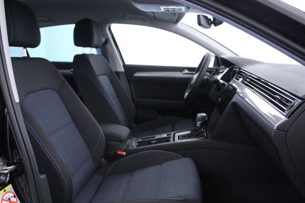 volkswagen-passat-2023-hibrido-1395cc