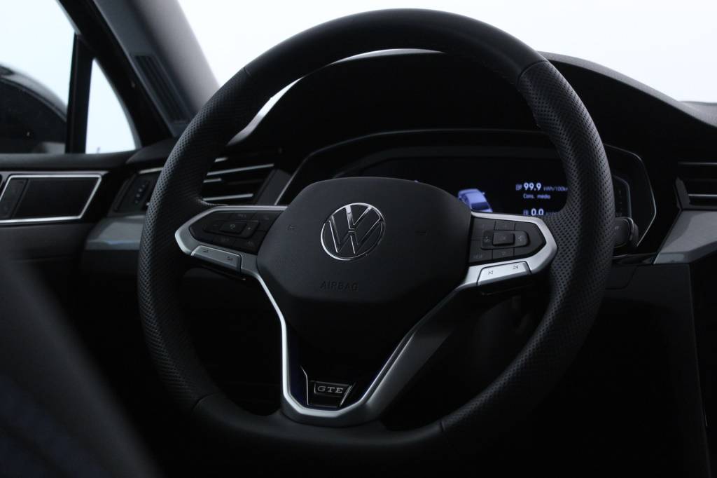 volkswagen-passat-2023-hibrido-1395cc