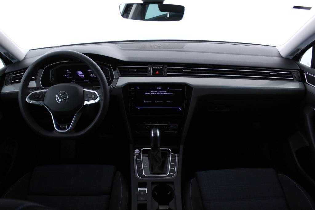 volkswagen-passat-2023-hibrido-1395cc