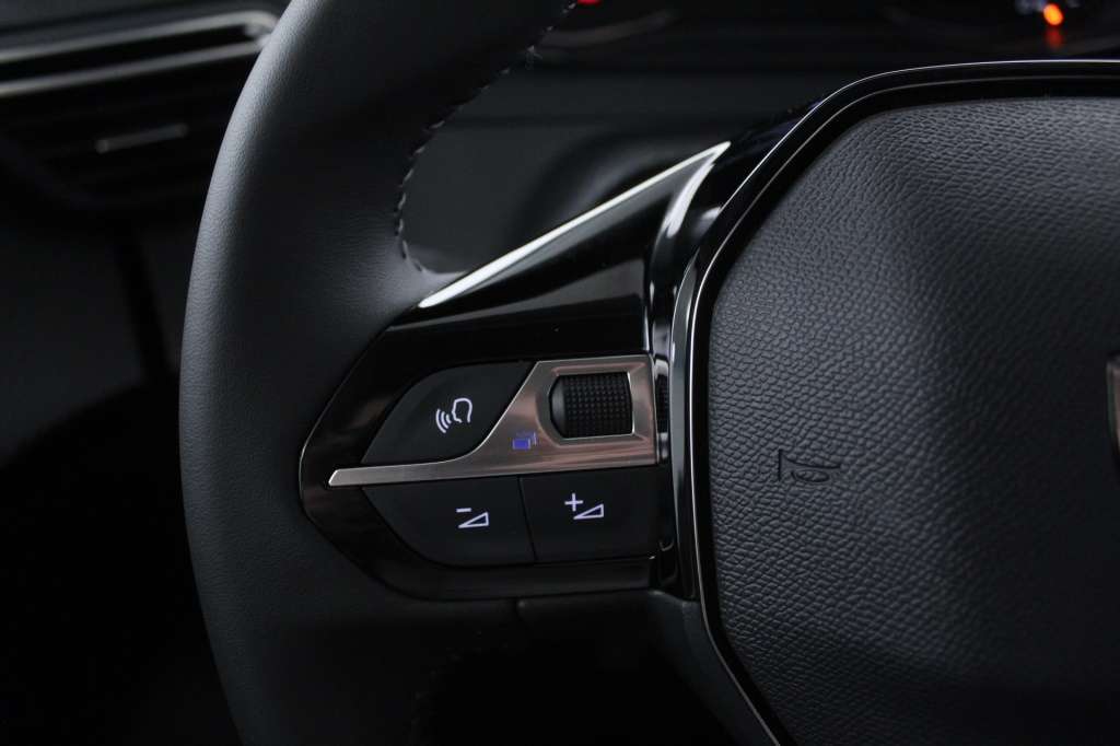 peugeot-208-2024-gasolina-1199cc