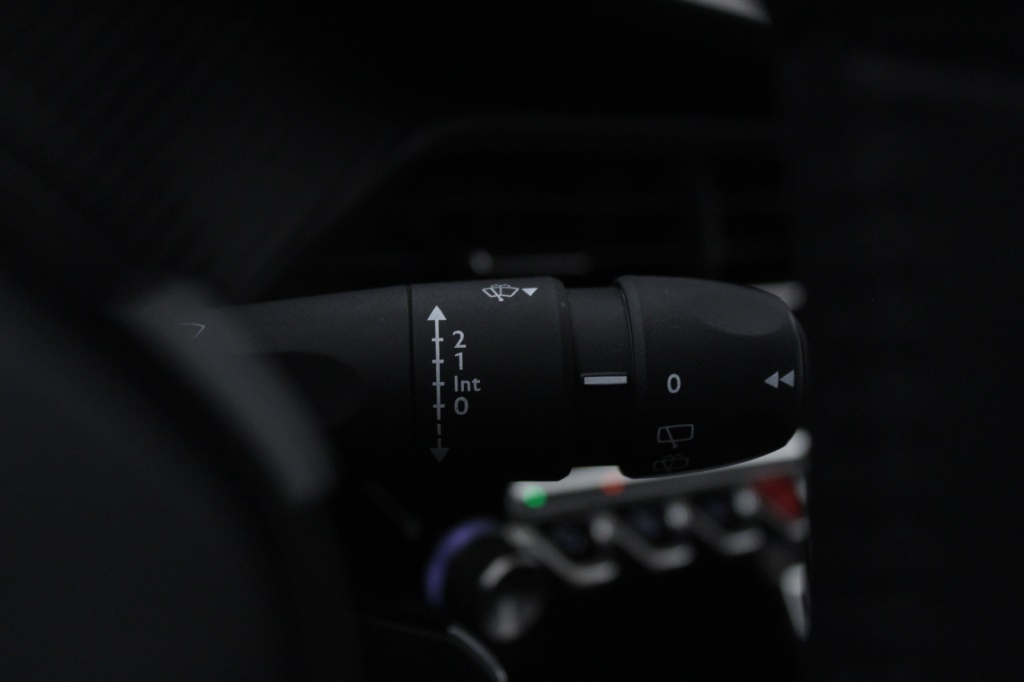 peugeot-208-2024-gasolina-1199cc