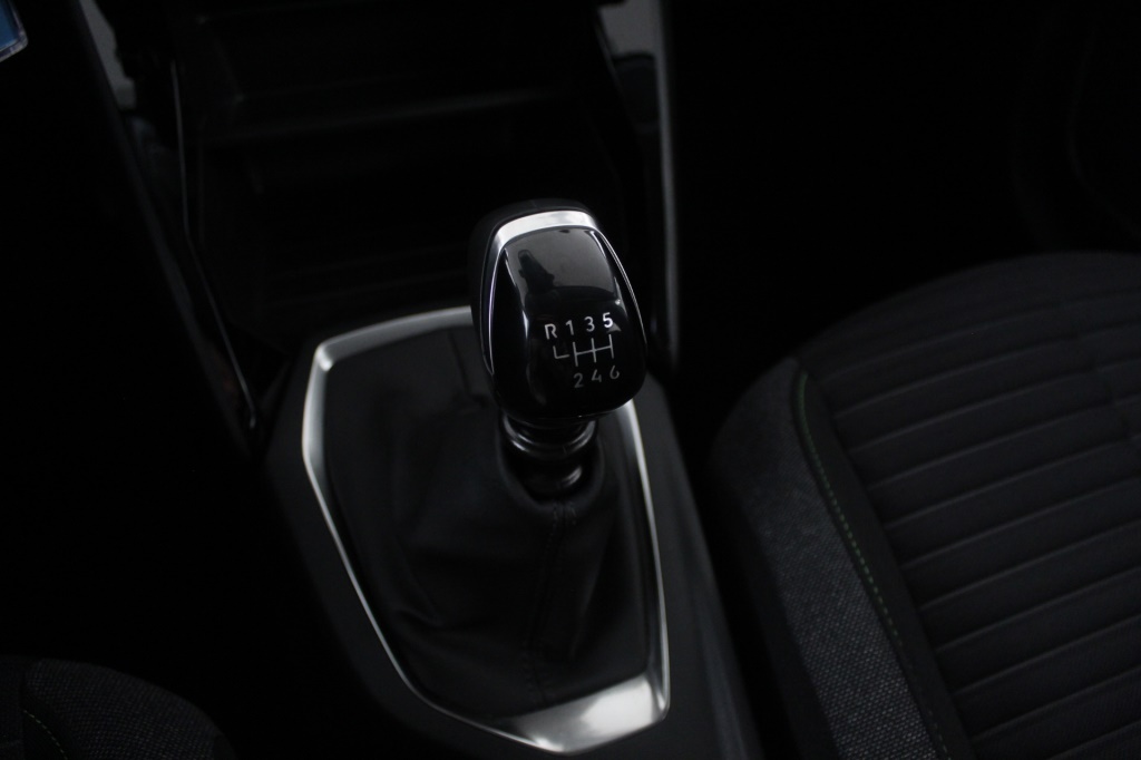 peugeot-208-2024-gasolina-1199cc