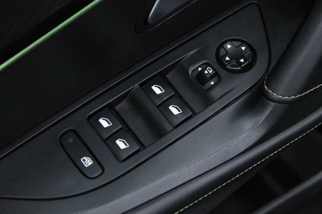 peugeot-2008-2022-eletrico-1cc