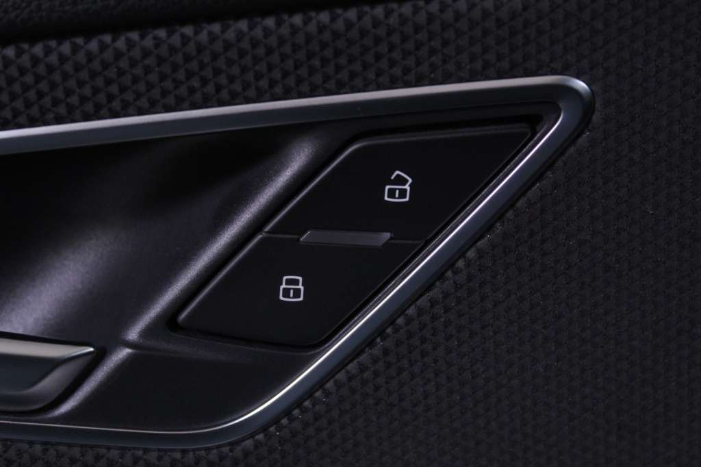 audi-q2-2024-gasolina-999cc