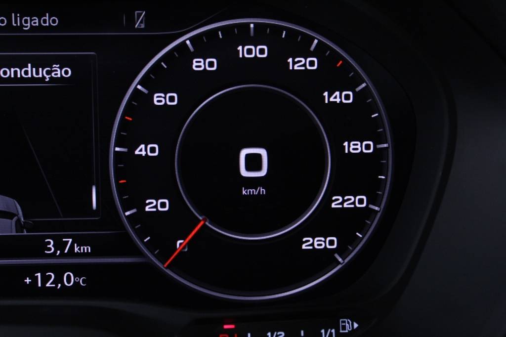 audi-q2-2024-gasolina-999cc