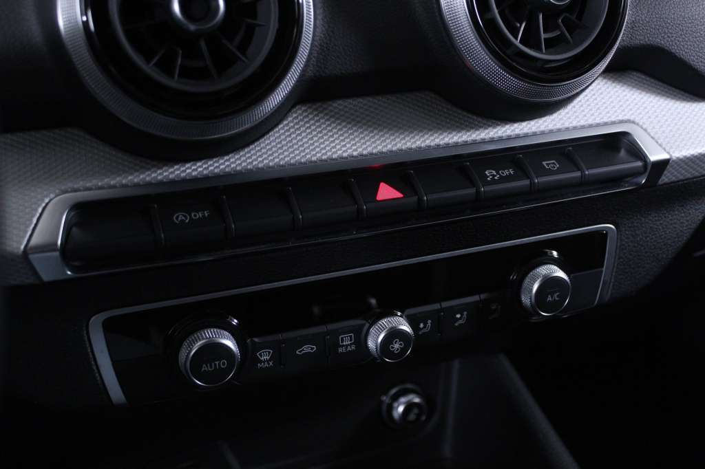 audi-q2-2024-gasolina-999cc