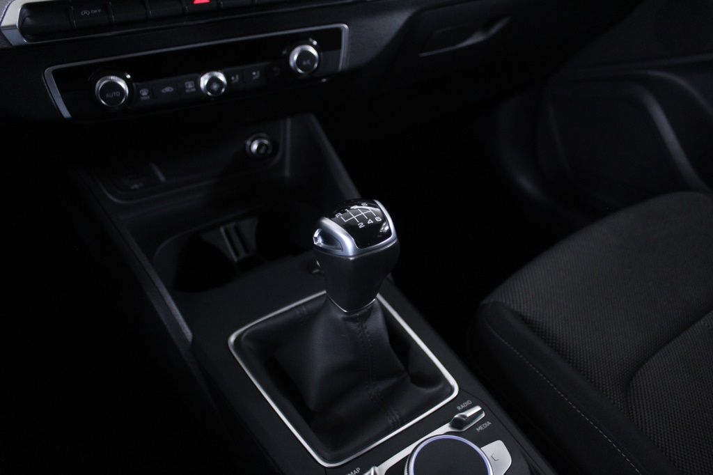 audi-q2-2024-gasolina-999cc