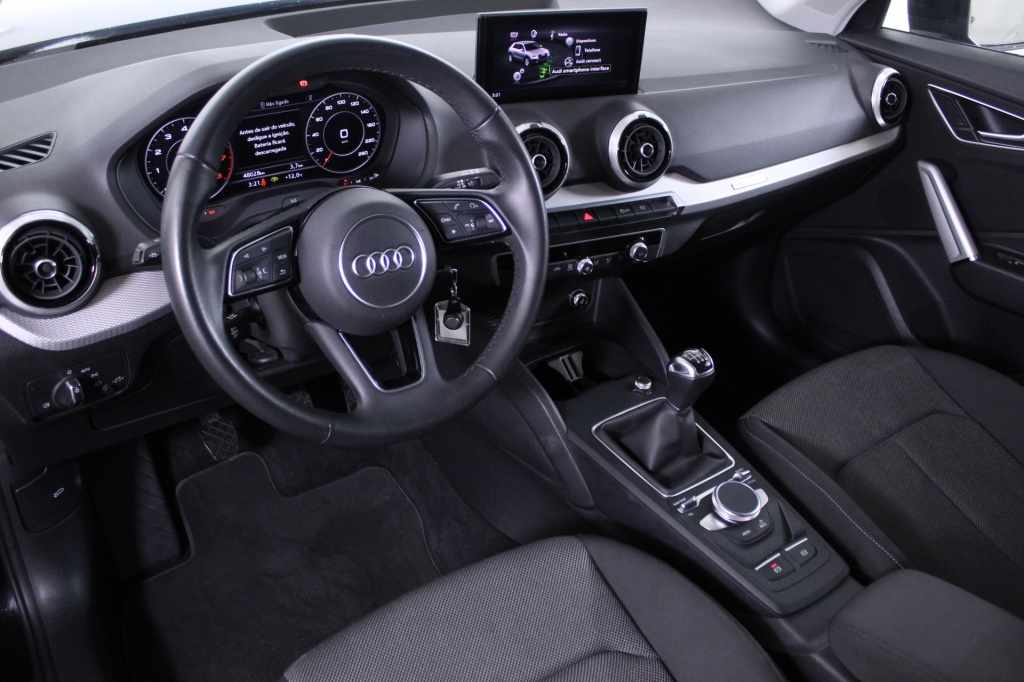 audi-q2-2024-gasolina-999cc