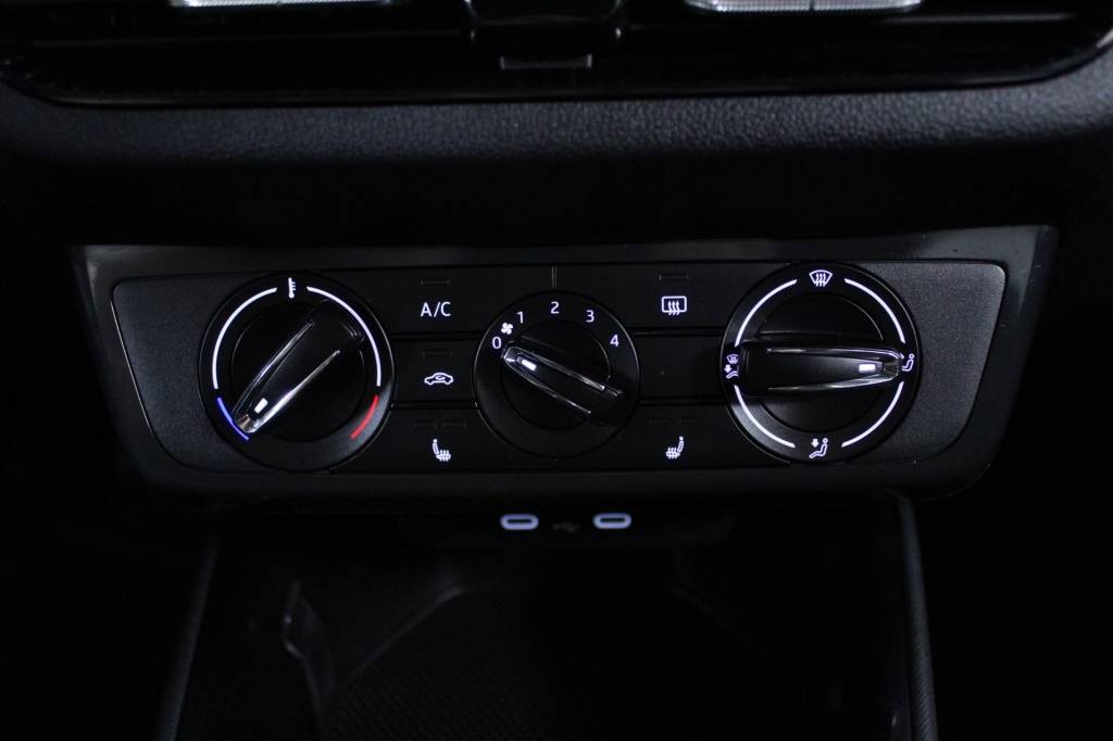 skoda-fabia-2023-gasolina-999cc
