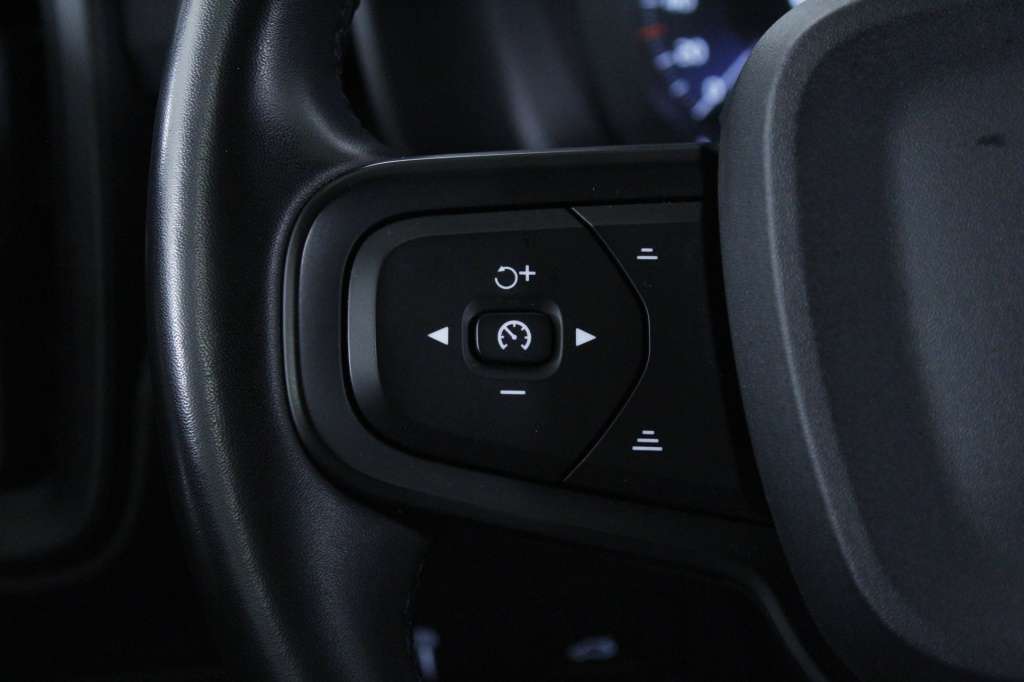 volvo-xc40-2022-gasolina-1477cc