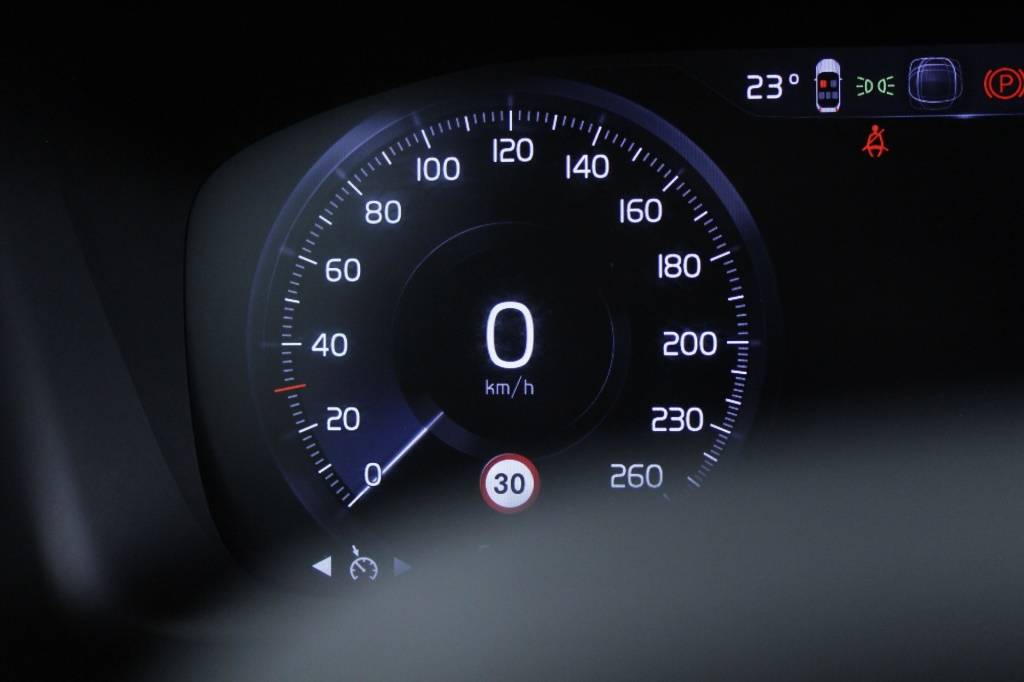 volvo-xc40-2022-gasolina-1477cc